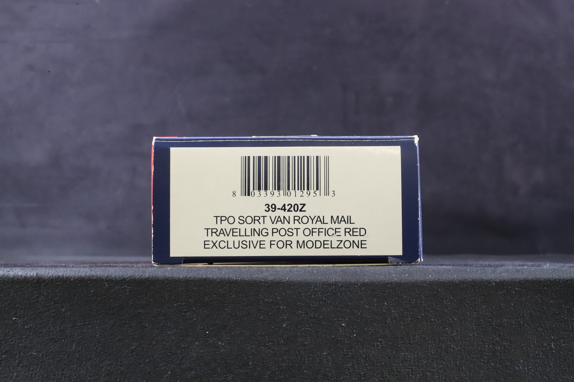 Bachmann OO 39-420Z TPO Sort Van in Royal Mail (1989-) Traveling Post Office Livery