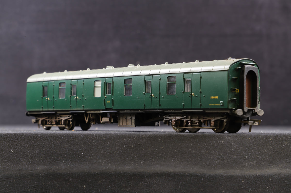 Hornby/ Bachmann OO Rake Of 5 Parcels Coaches