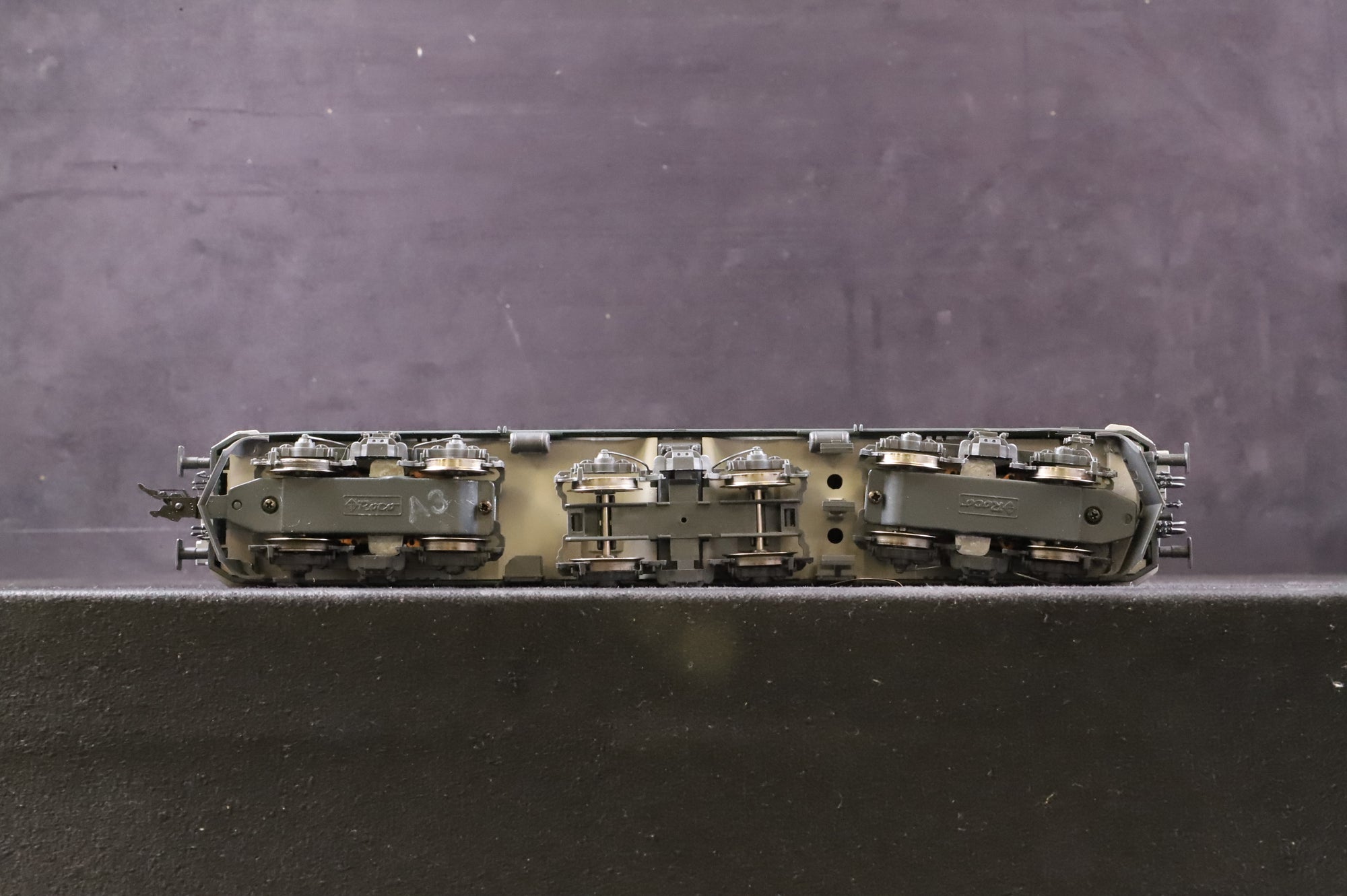 Roco HO 63735 SBBCFF Re6/6 Twin Pantograph Locomotive '11688' Green