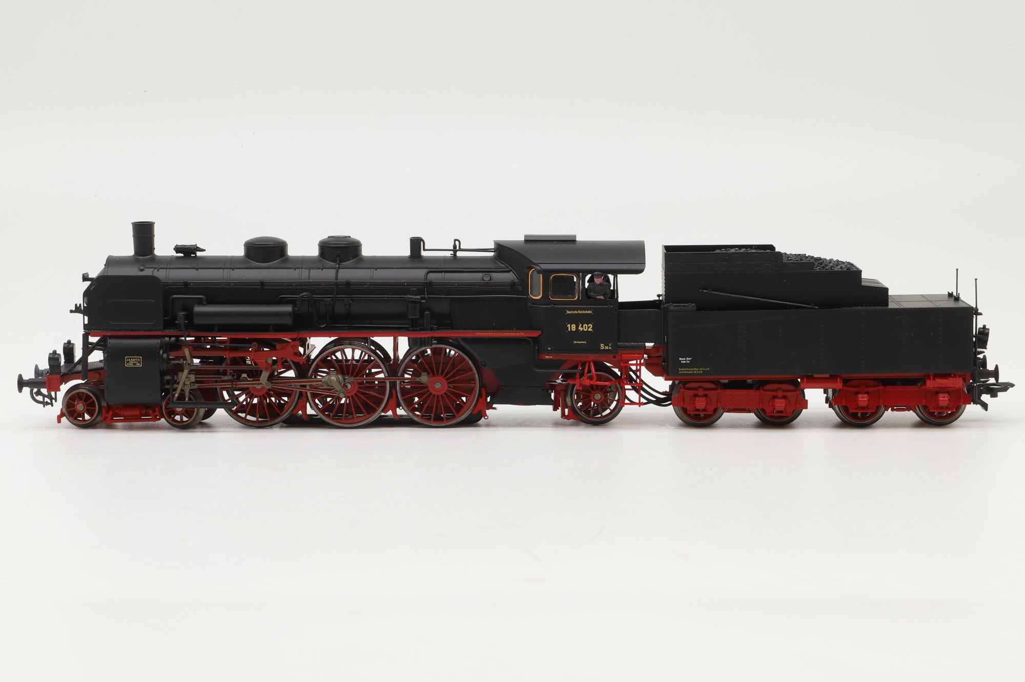 Roco HO 69361 Class BR 18 402 Steam Locomotive DRG 3 Rail DCC Fitted