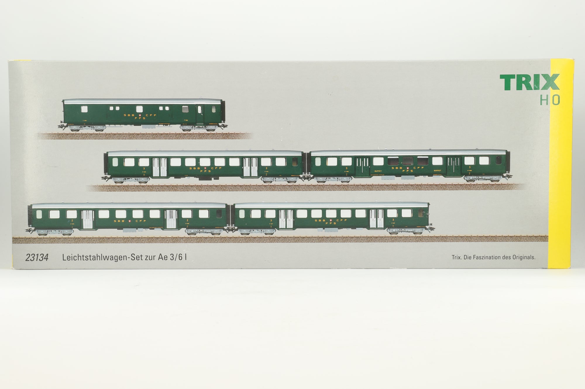 Trix HO 23134 Set of 5 SBB Green Coaches
