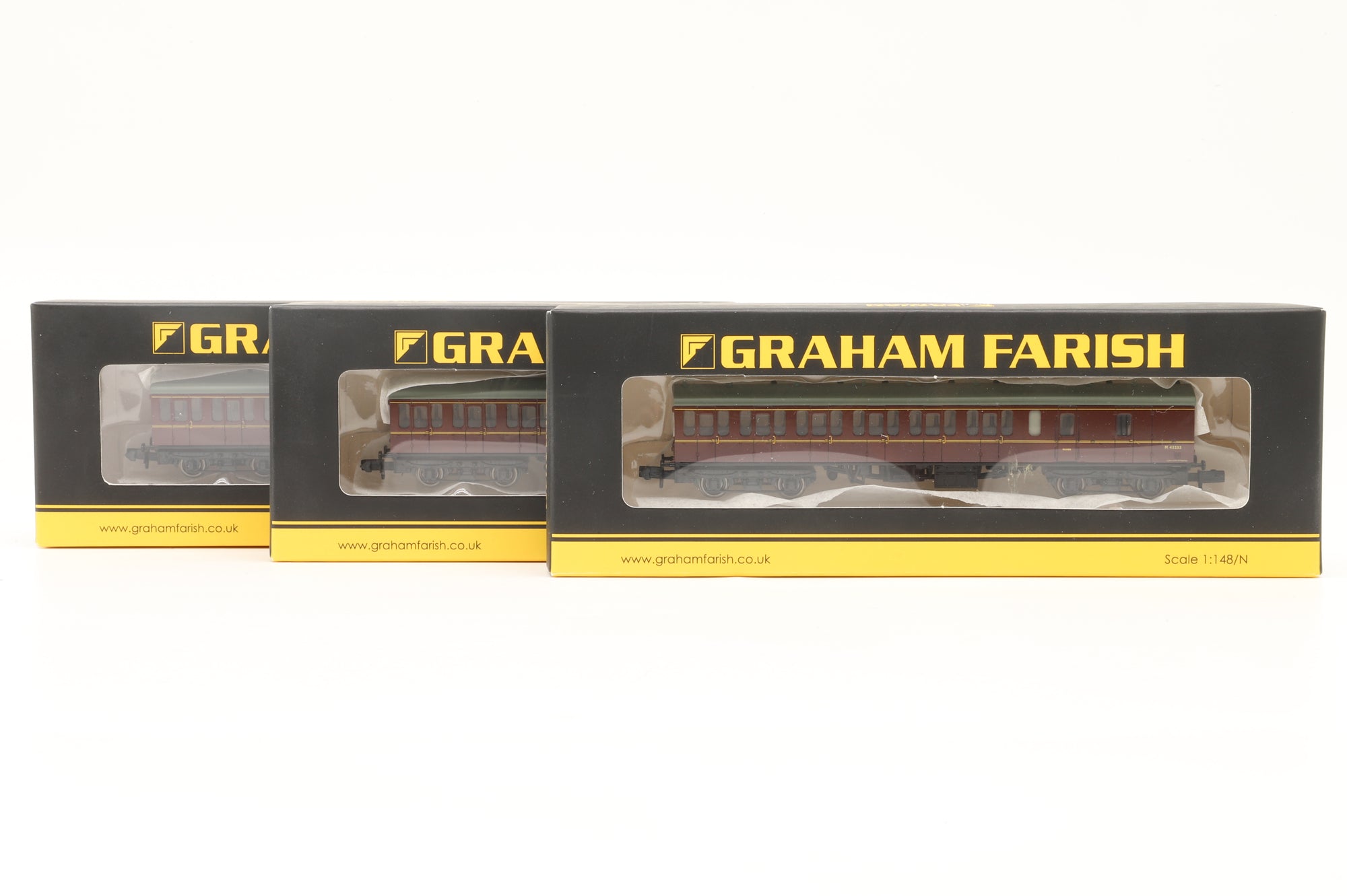 Graham Farish N Rake of 3 Mk1 Suburban BR Maroon Coaches