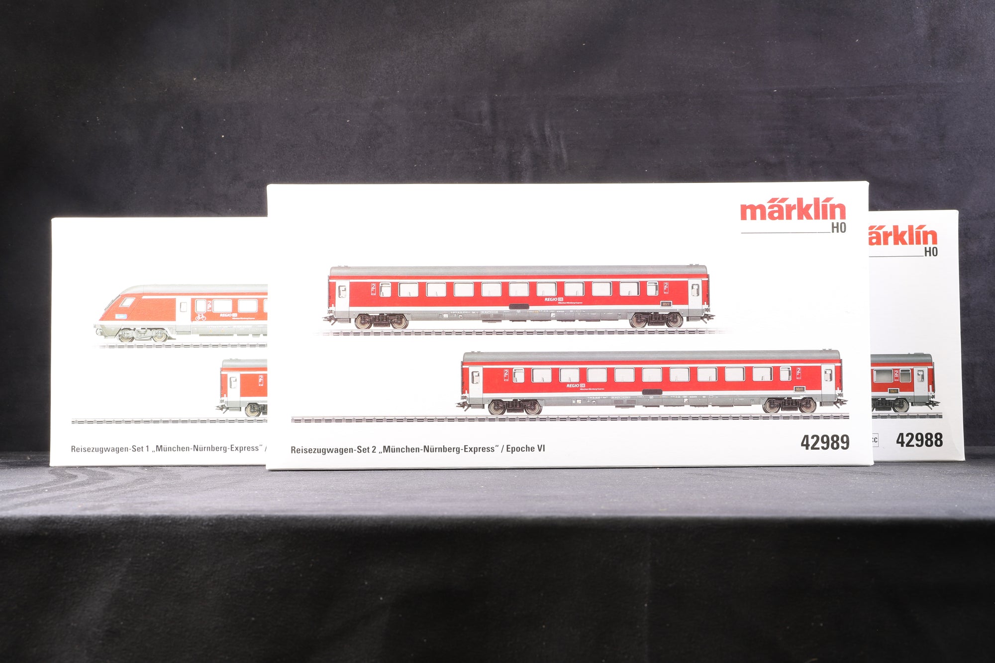Marklin HO 42988 & 42989 Munich-Nuremberg 6 Car Express, MFX Sound