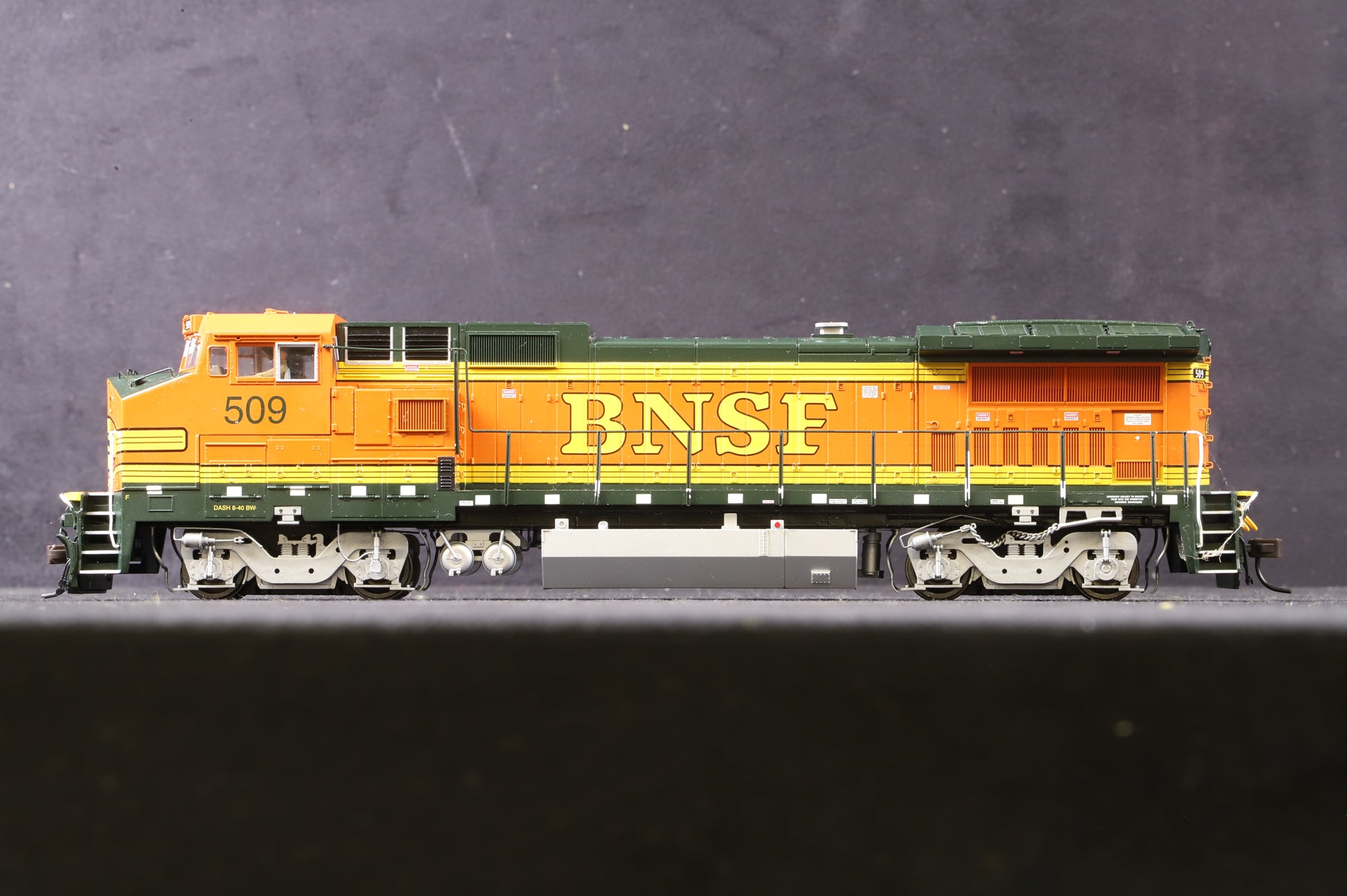 Atlas HO 9063 Fash 8-40BW Diesel Loco No.509 in BNSF Livery - DCC Sound