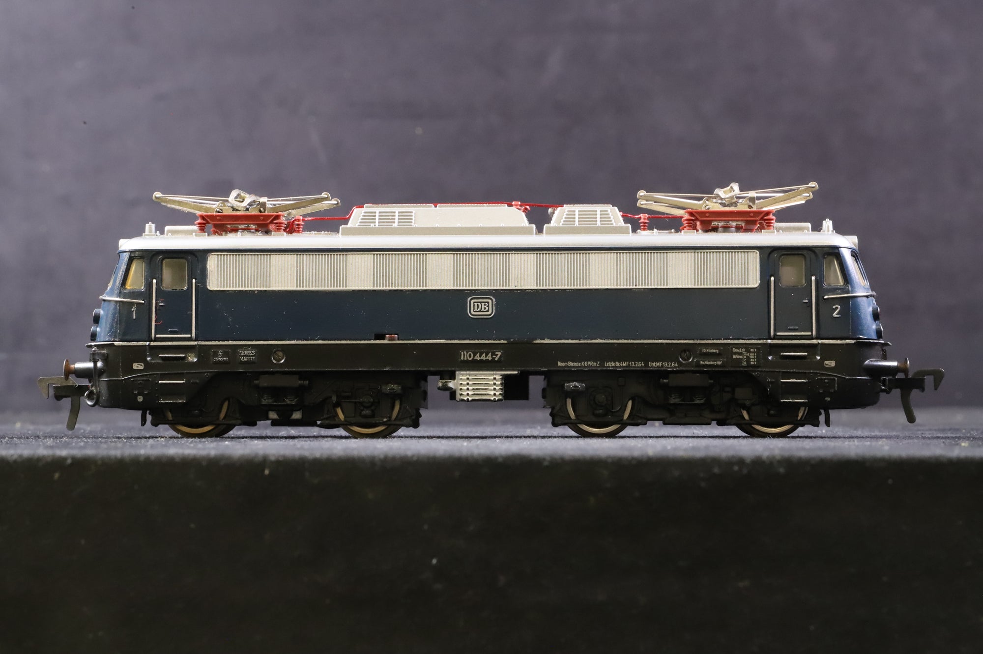 Fleischmann HO 4336 BR 110 1104447 in DB Blue