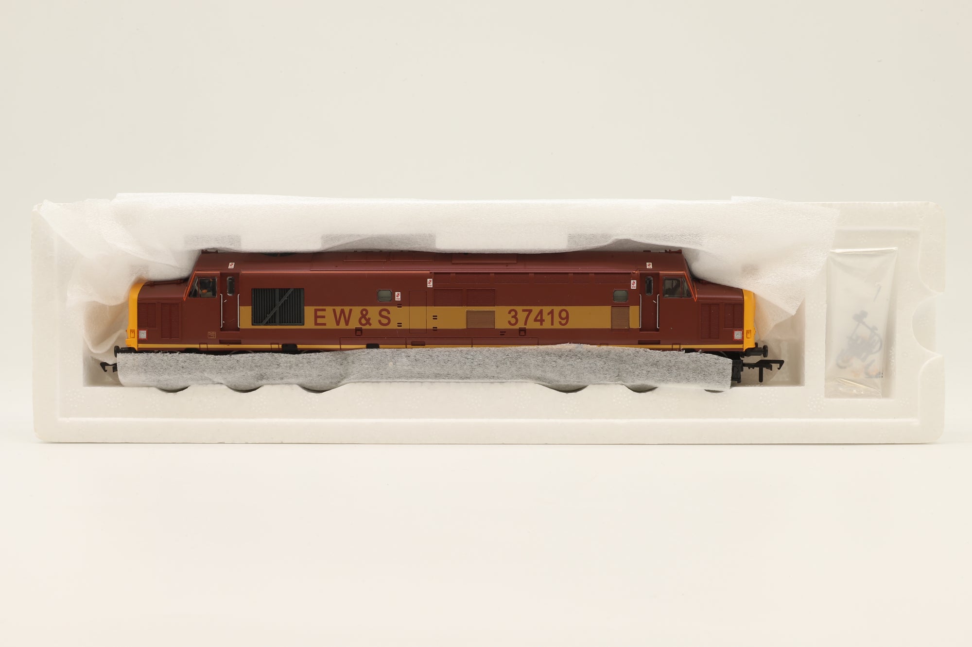 Bachmann OO 32-375 Class 37/4 Diesel '37419' EWS