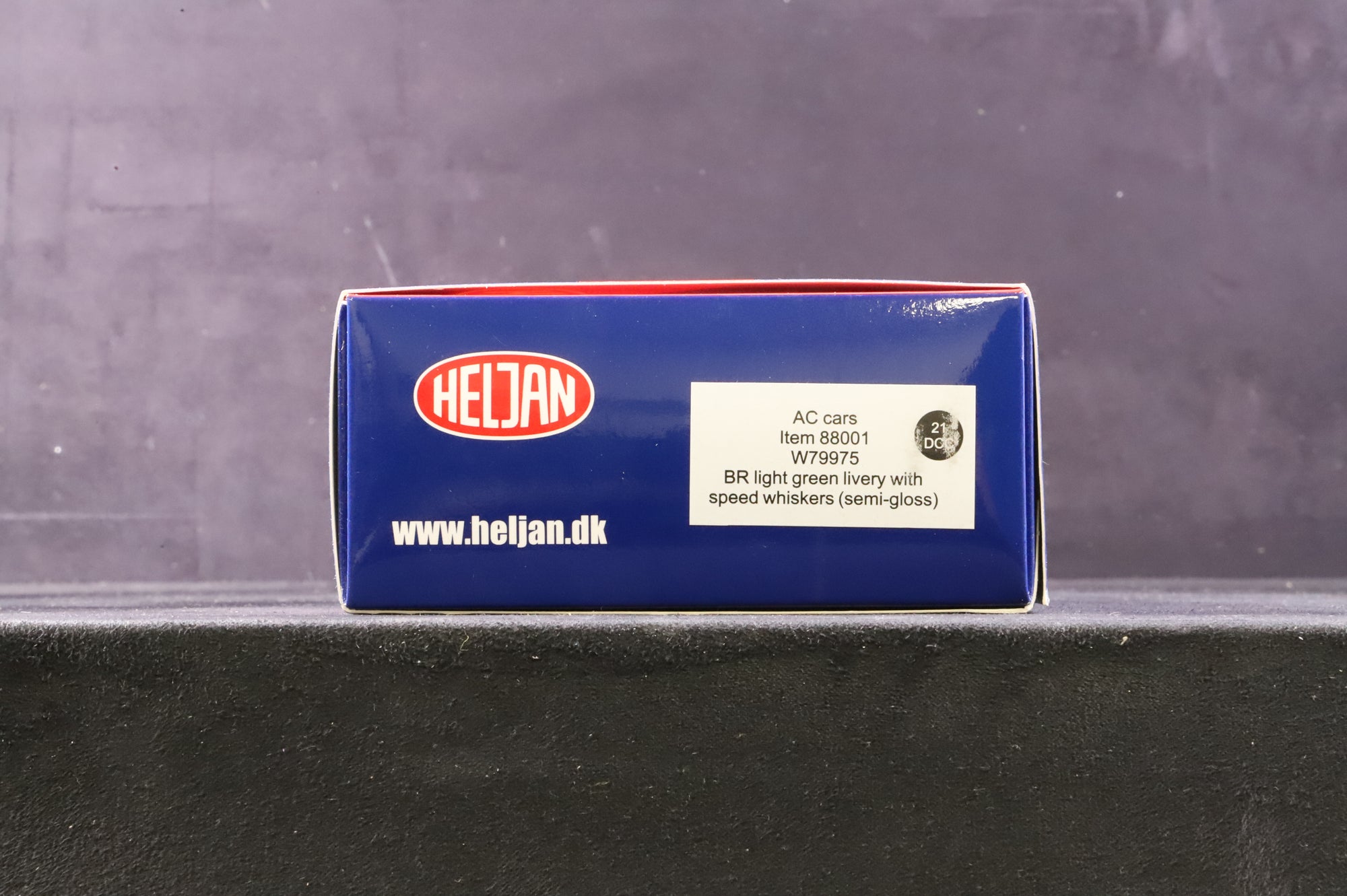 Heljan OO 88001 AC Cars Railbus W79975 in BR Green w/ Speed Whiskers