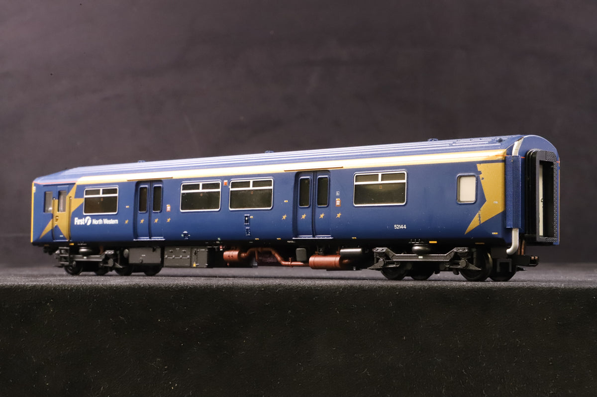 Bachmann OO 32-925 Class 150/1 2 Car DMU in First North Western Livery