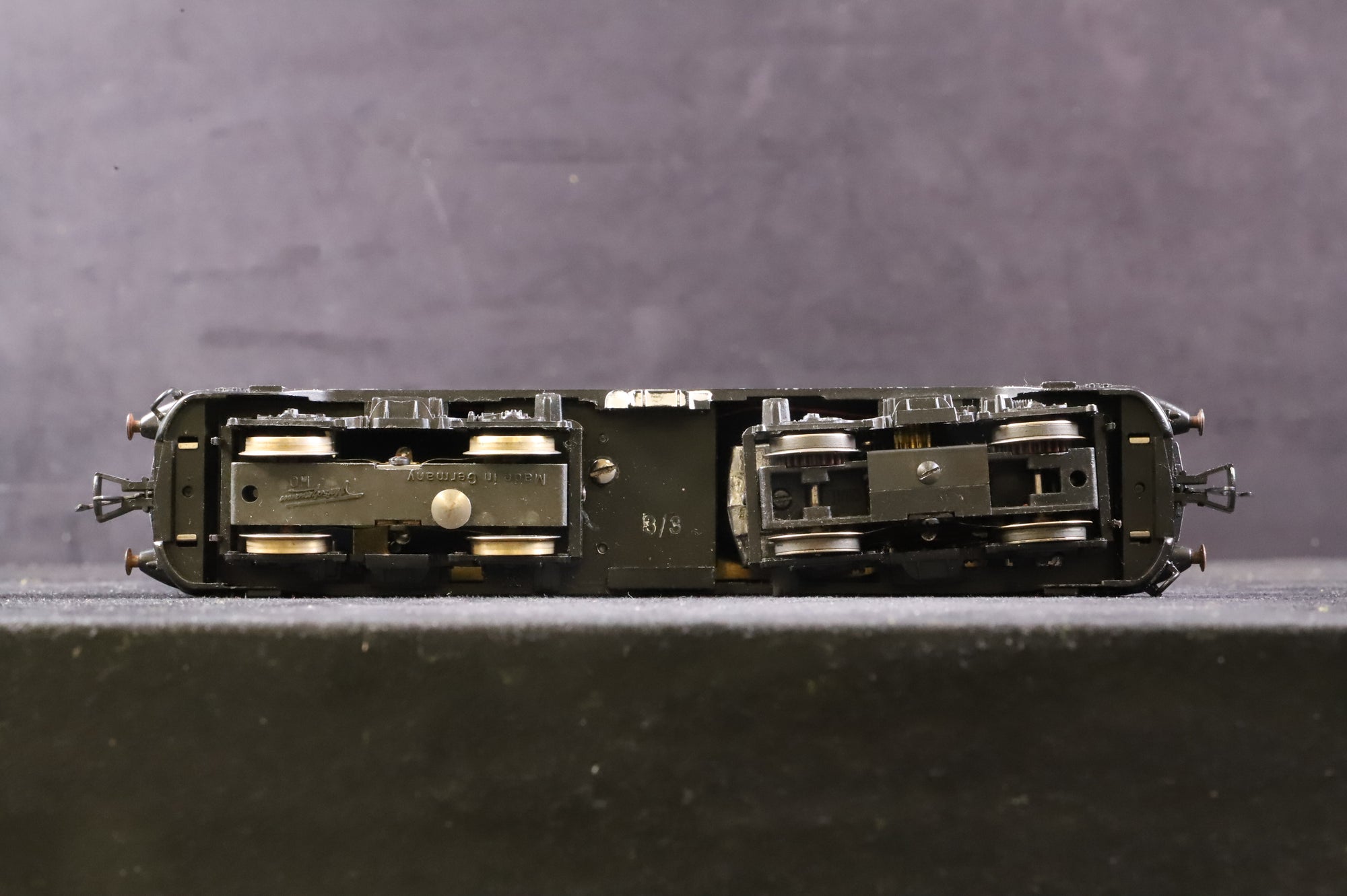 Fleischmann HO 4336 BR 110 1104447 in DB Blue