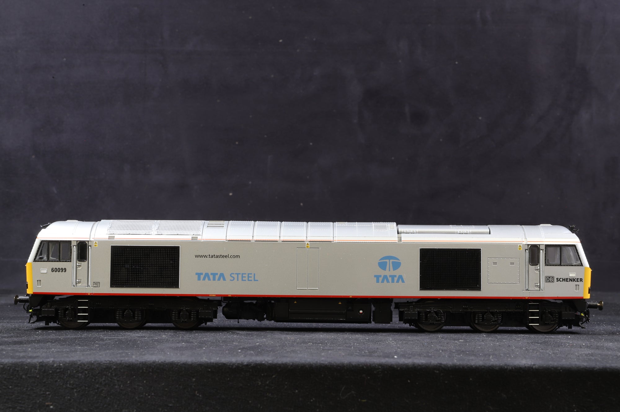 Hornby OO R3141 Class 60 '60099' Co-Co Diesel Electric DB Schenker