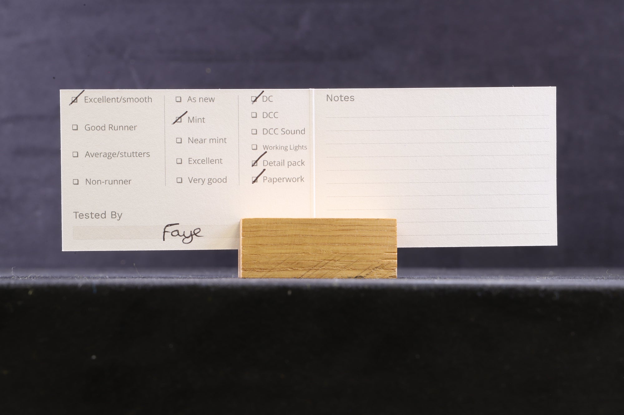 Bachmann OO 32-259 WD Austerity 90630 in BR Black w/ Late Crests - Weathered