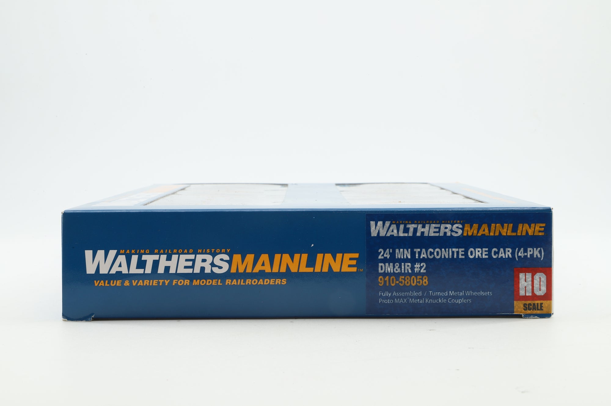Walthers HO 910-58058 4-Pack of 24' MN Taconite Ore Cars in DMIR Livery - Pro-Weathered & Renumbered