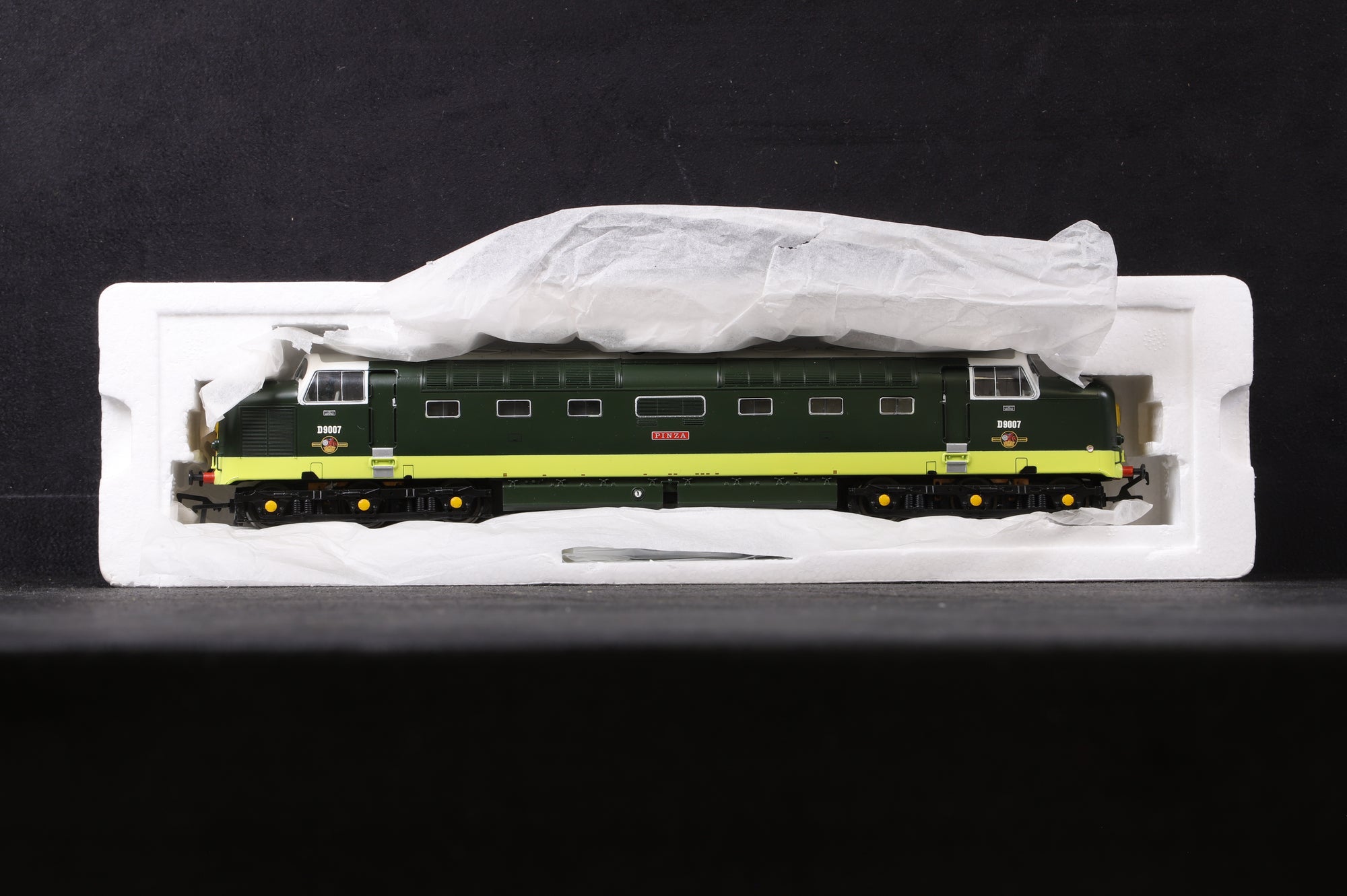 Bachmann OO 32-525DS Class 55 'D9007' 'Pinza' BR Two Tone Green, DCC Sound