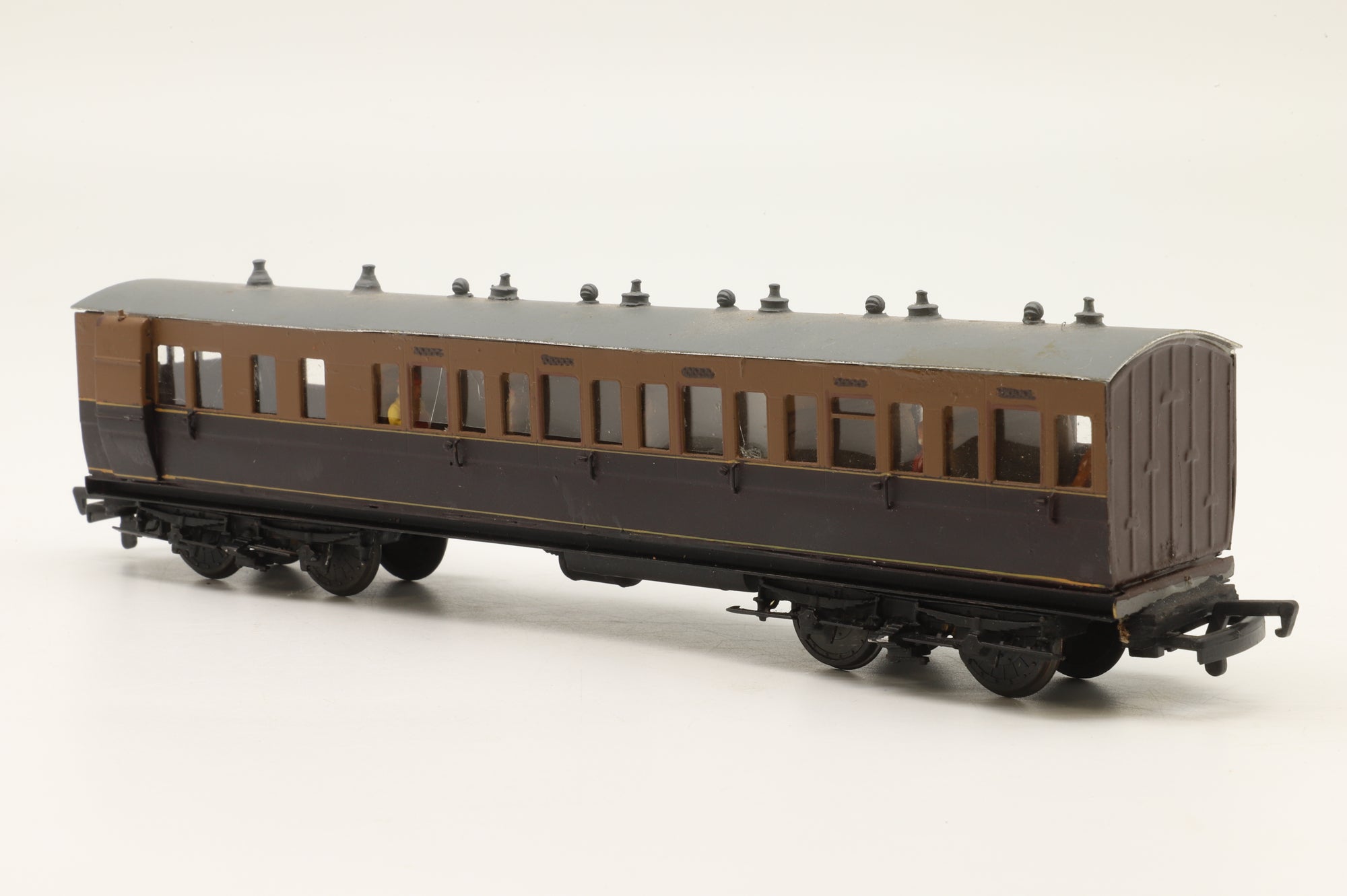 WORKSHOP Chowbent OO Rake Of 2 L&YR Kit Built Coaches