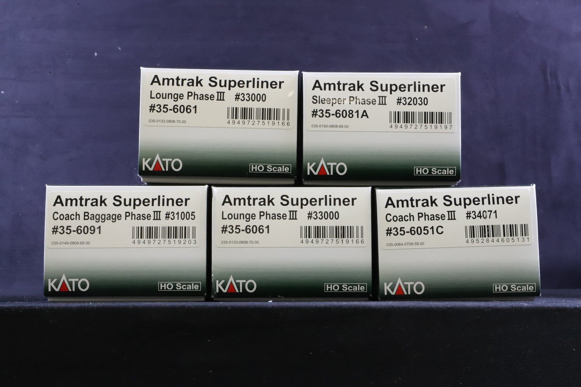 Kato HO Rake of 5 Pullman Superliner Coaches in Amtrak Phase III Liveries