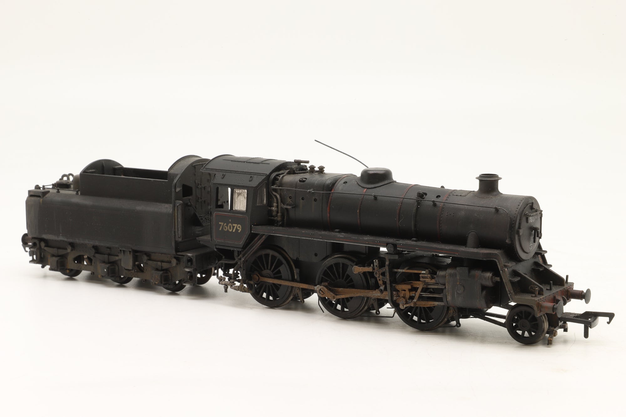 Bachmann OO 32-952A Standard Class 4MT '76079' BR2 Tender E/C Weathered