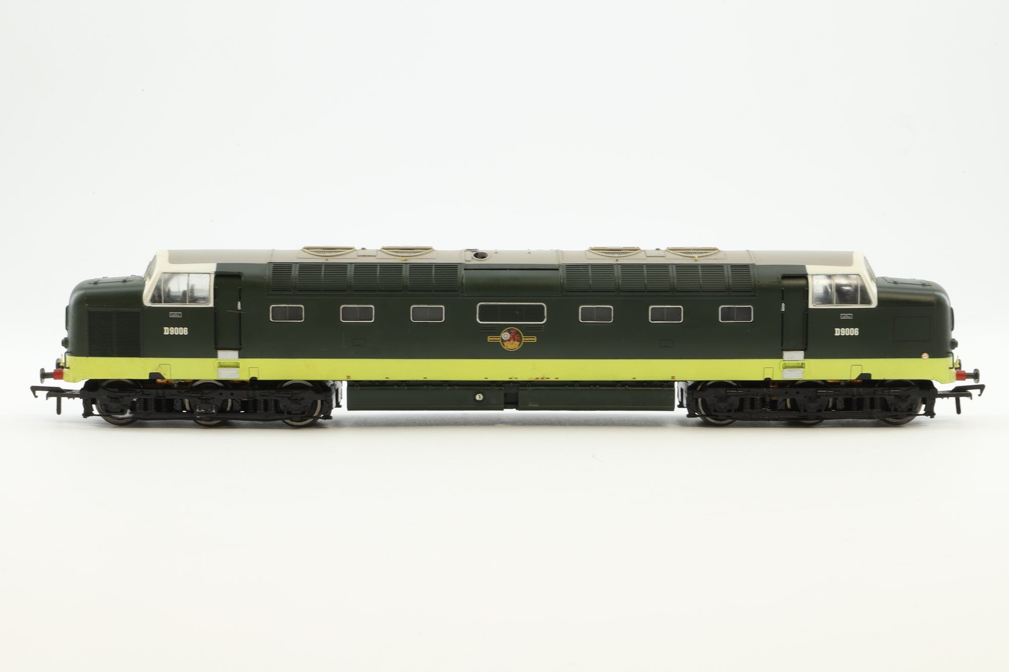 Bachmann OO 32-530 Class 55 Deltic 'D9006' BR Two Tone Green DCC Fitted