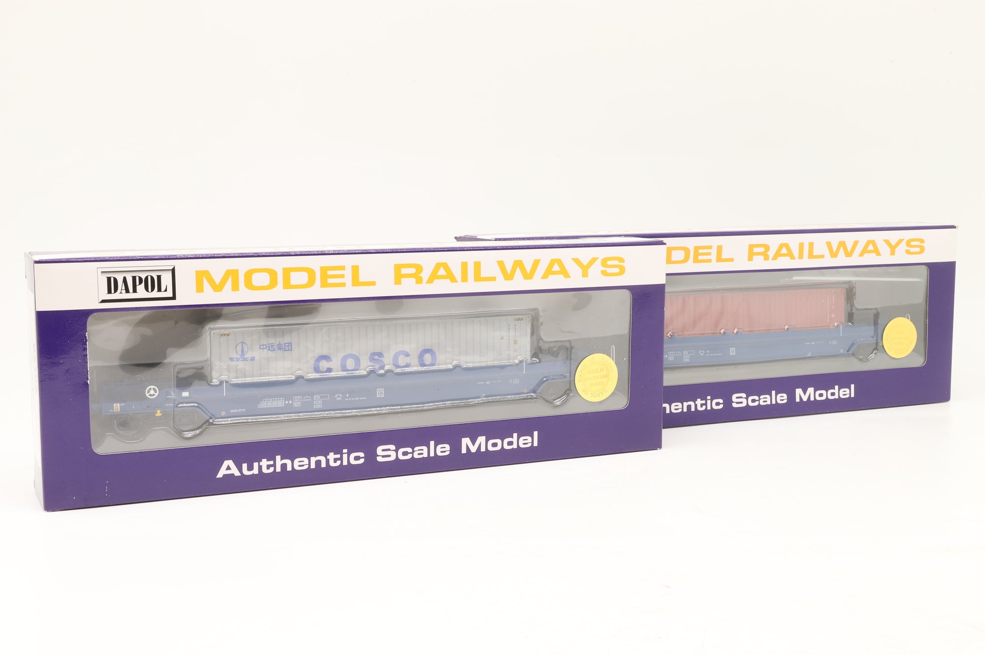 Dapol OO B910A/B Rake of 2x KTA Wagons w/ 40ft High Cube Containers