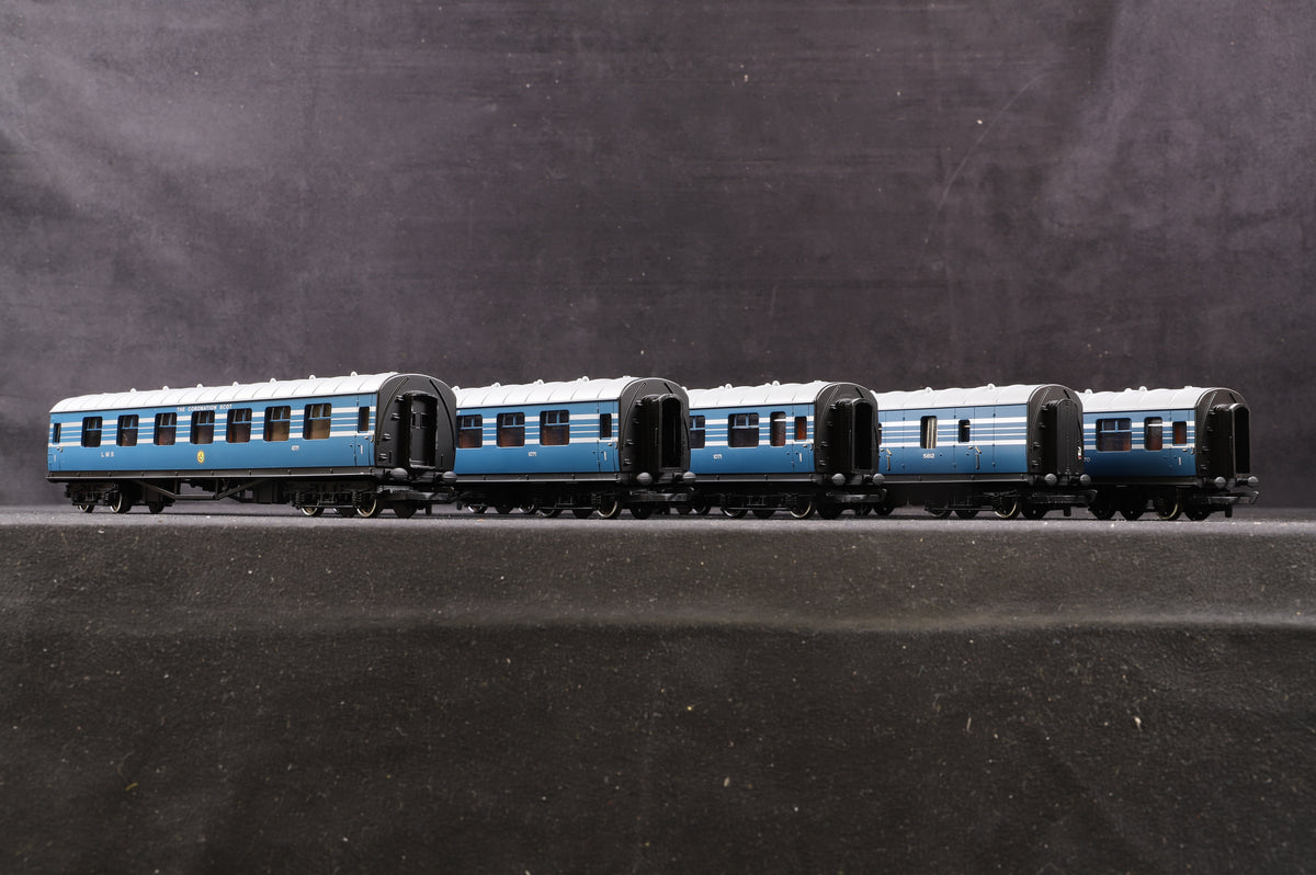 Hornby OO Rake of 5 LMS Coronation Coaches