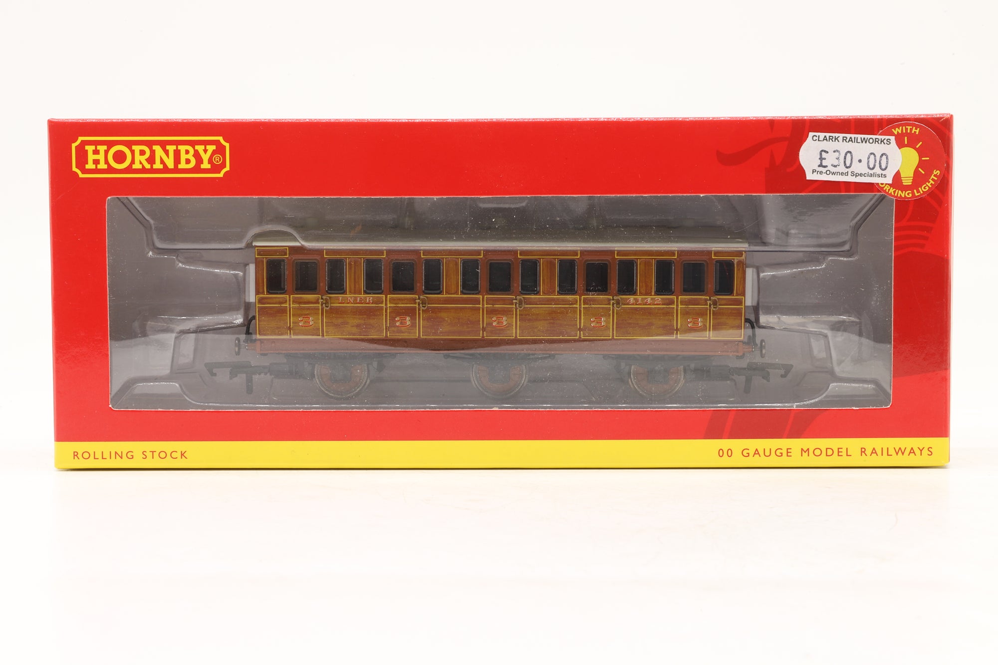 Hornby OO R40128A LNER Teak 6-Wheel Coach 4142