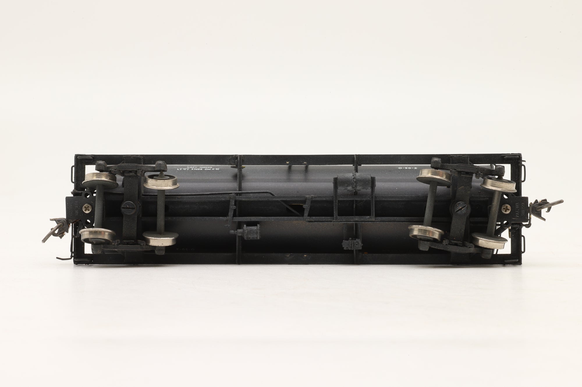 Iron Horse HO Brass 15654-1 11,141 Gallon Tank Car in UP Black – Weathered