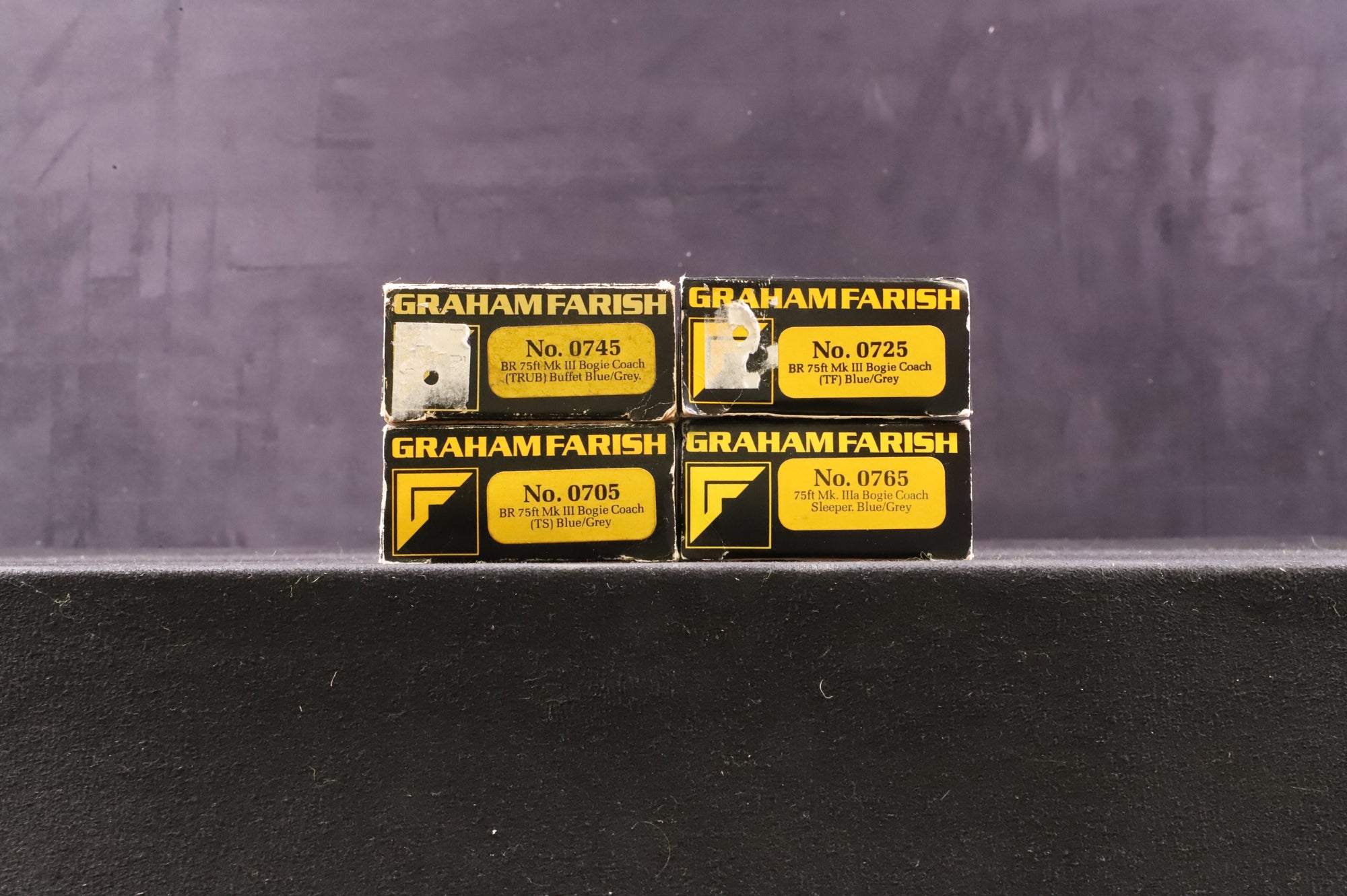 Graham Farish N Rake of 4 BR 75ft MkIII Blue Grey Bogie Coaches, Inc. 0705, 0725, 0745 & 0765