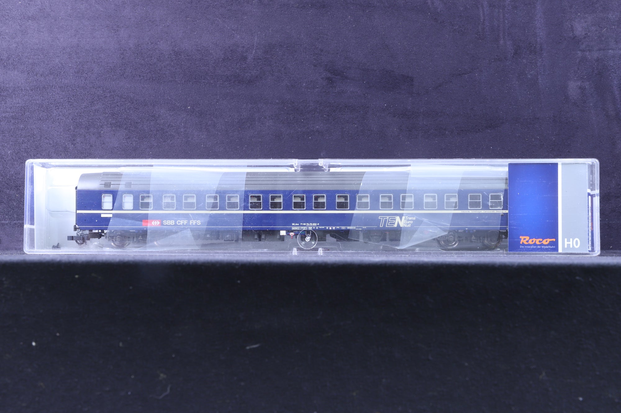 Roco HO 64767/64770 Set of 2 Coaches in SBB Trans Euro Nuit/City Night Line Liveries