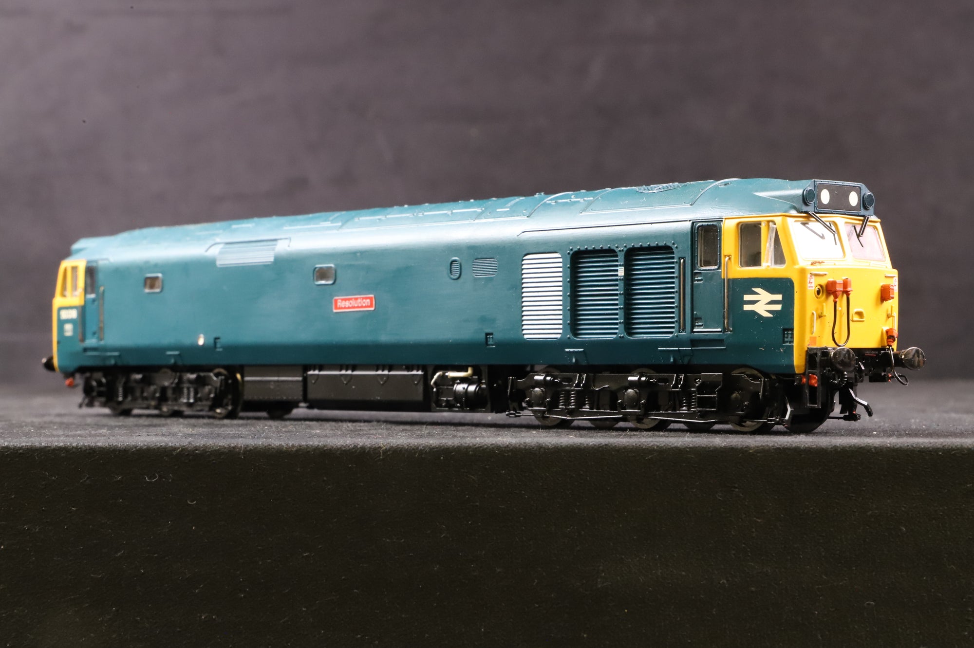 WORKSHOP Hornby OO Class 50 50018 'Resolution' in BR Blue