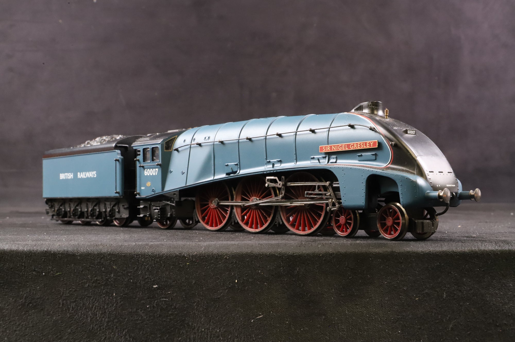 Hornby OO R2149 BR 4-6-2 Class A4 'Sir Nigel Gresley', DCC Sound