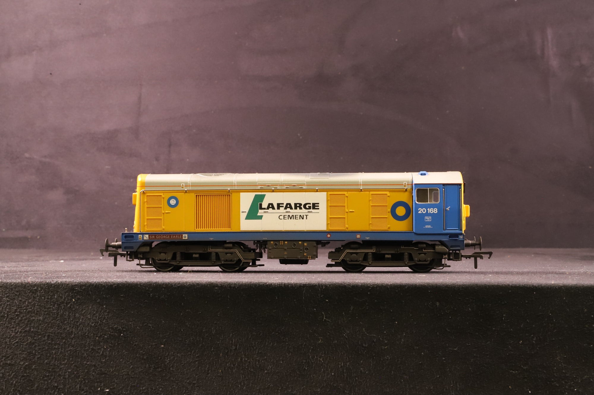 Bachmann OO 32-027U TTCA Class 20 '20168' 'Sir George Earle' Lafarge Cement, Excl.Modelzone No.211, Weathered