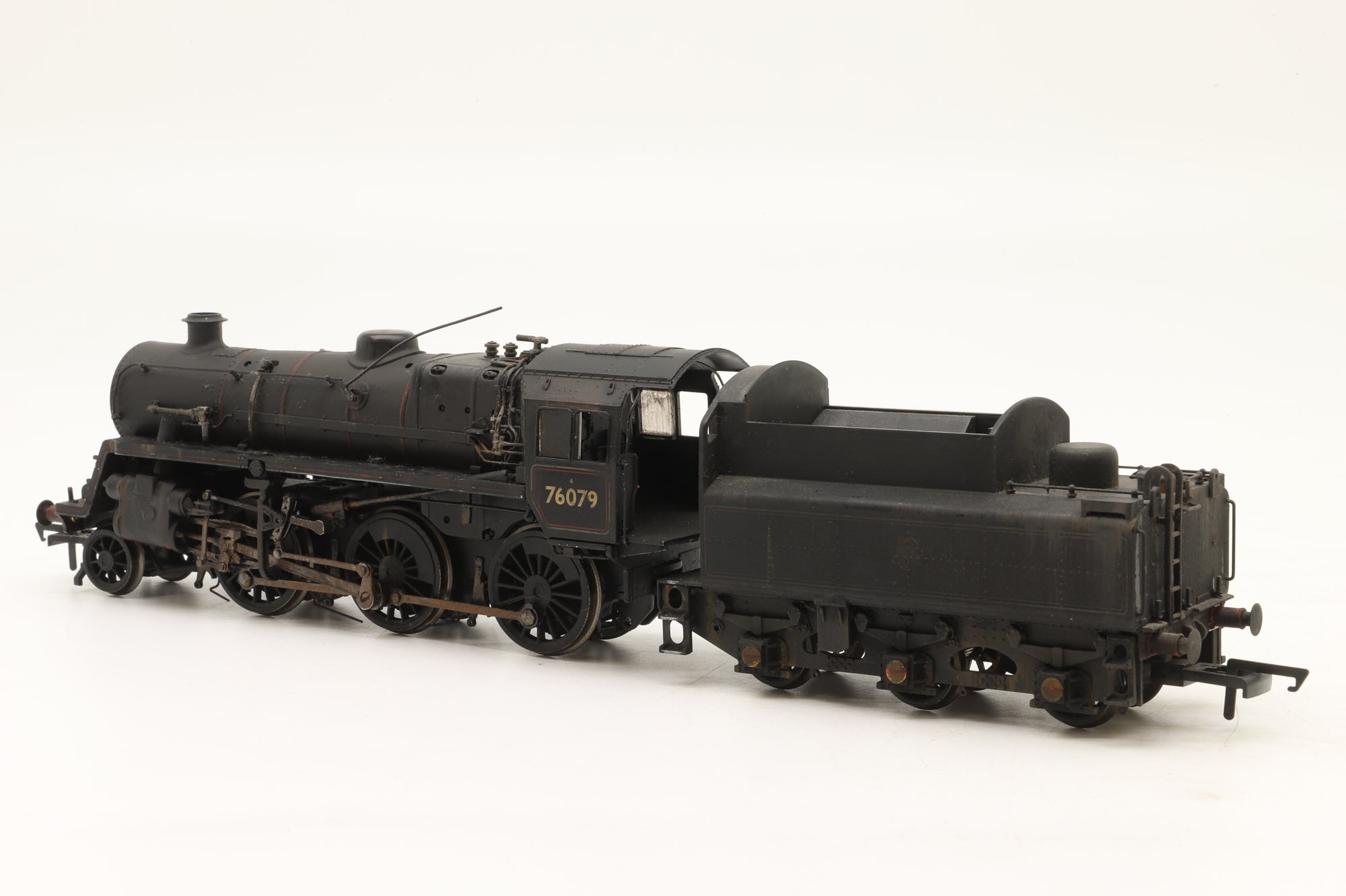 Bachmann OO 32-952A Standard Class 4MT '76079' BR2 Tender E/C Weathered