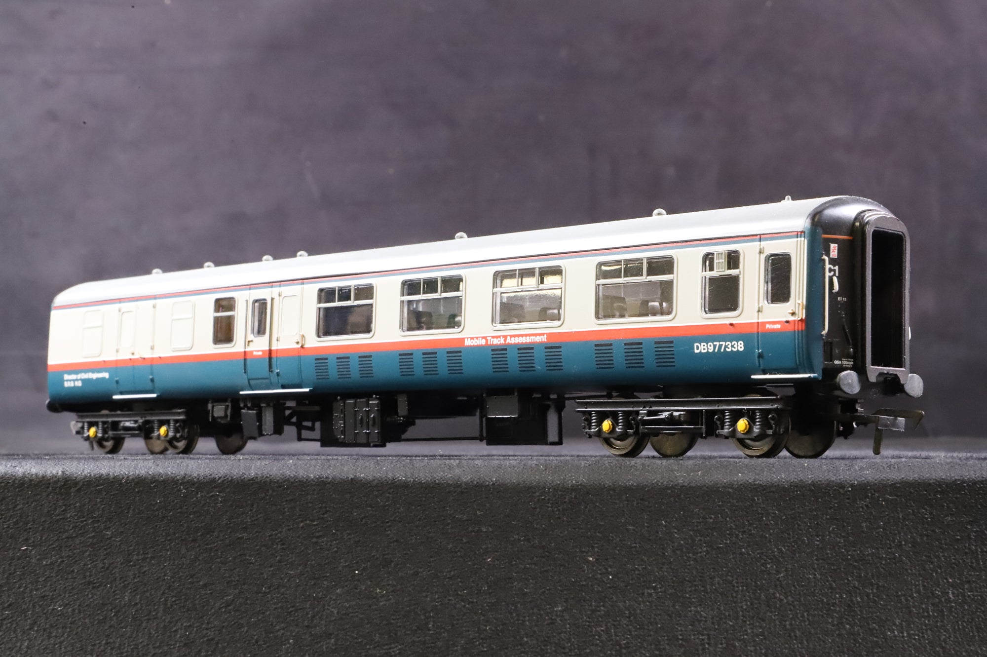 Bachmann OO 39-350Z BR Mk2 Coach Pack Blue & Grey Red Stripe Mobile Track Assessment, Modelzone Exclusive