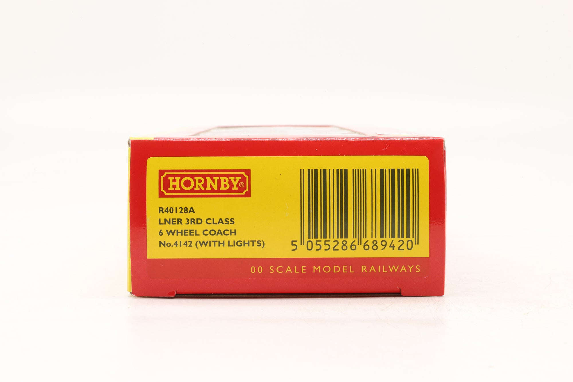 Hornby OO R40128A LNER Teak 6-Wheel Coach 4142