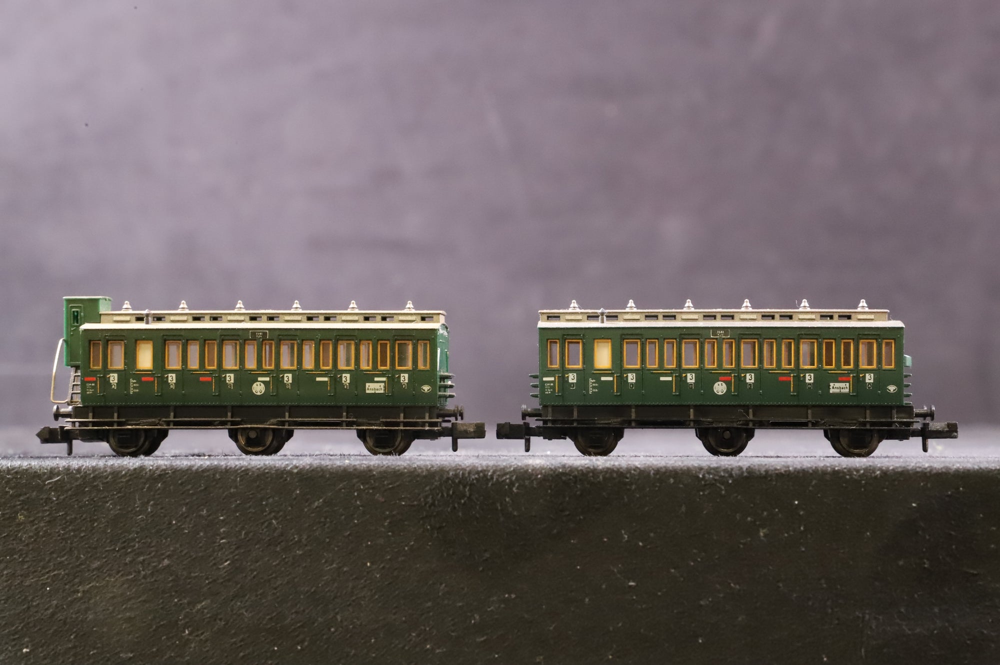 Fleischmann N Gauge Rake of 4 Green Deutsche Reichsbahn 6-Wheel Coaches