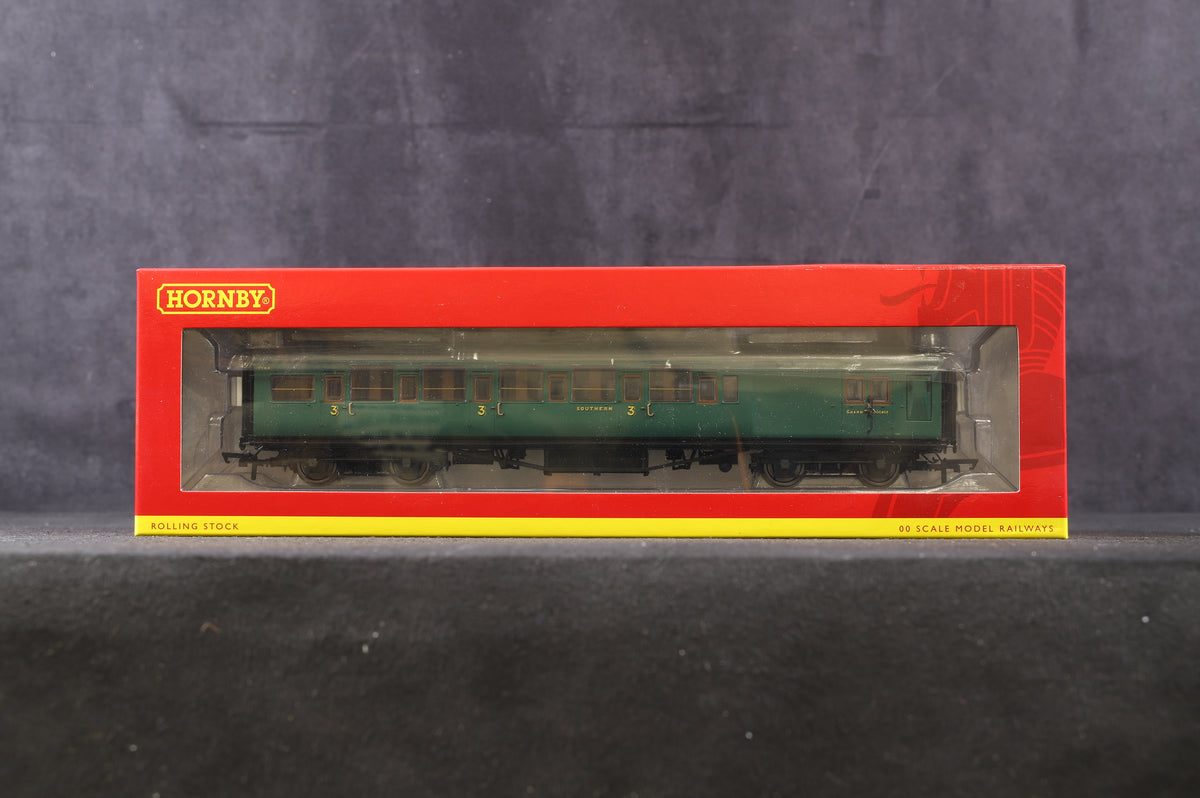 Hornby OO Rake Of 4 SR Maunsell Green Coaches