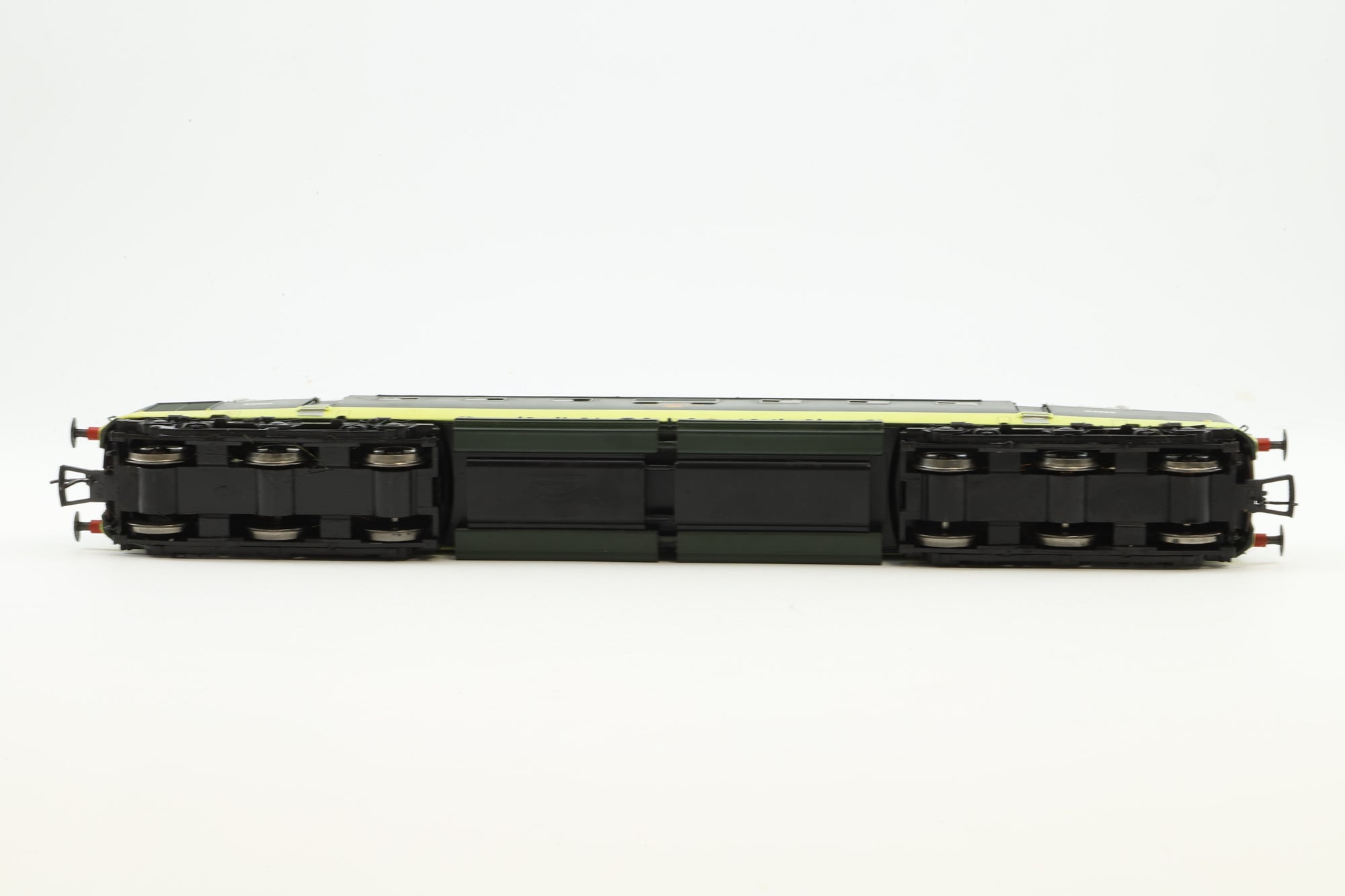 Bachmann OO 32-530 Class 55 Deltic 'D9006' BR Two Tone Green DCC Fitted