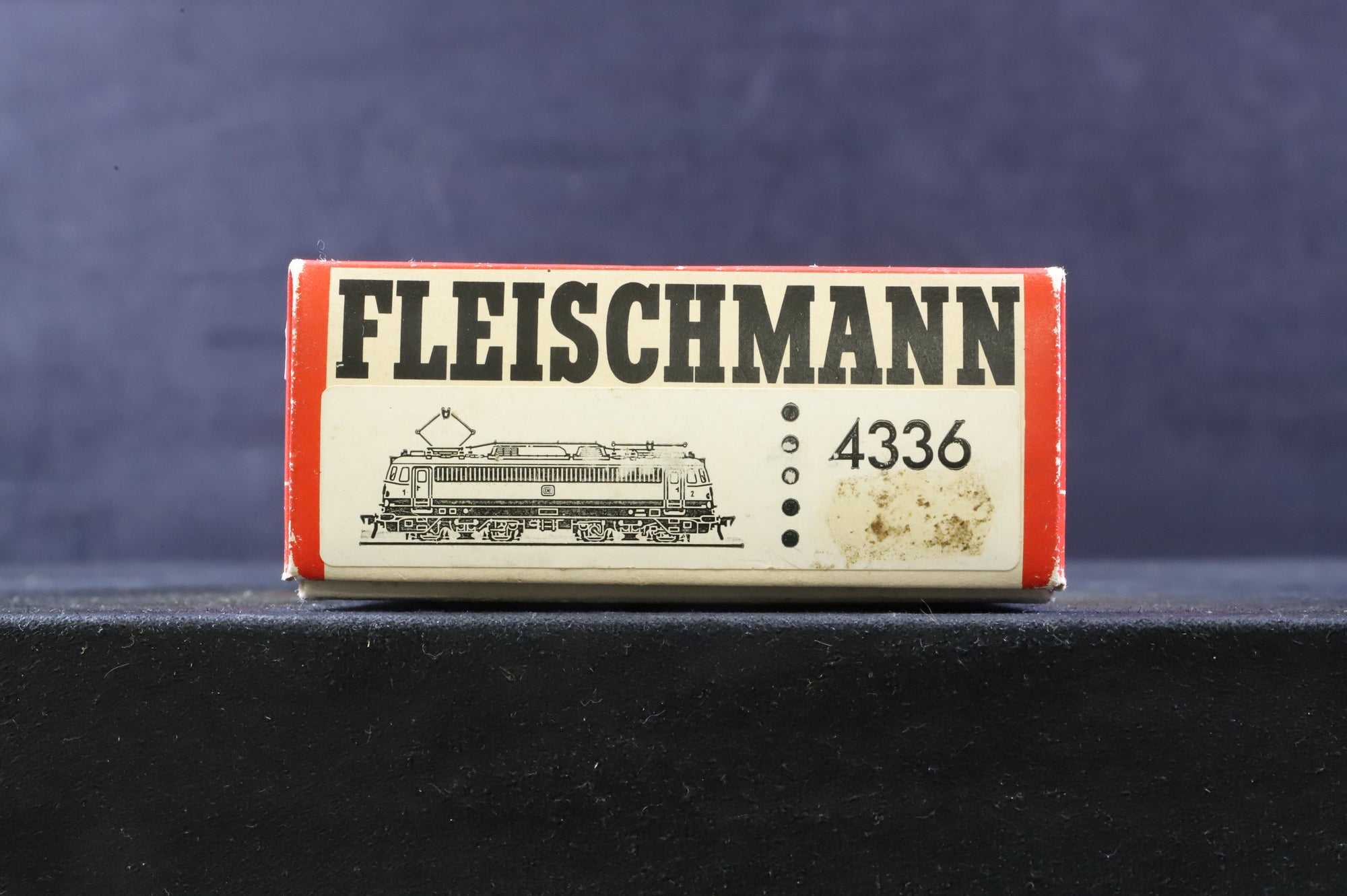 Fleischmann HO 4336 BR 110 1104447 in DB Blue