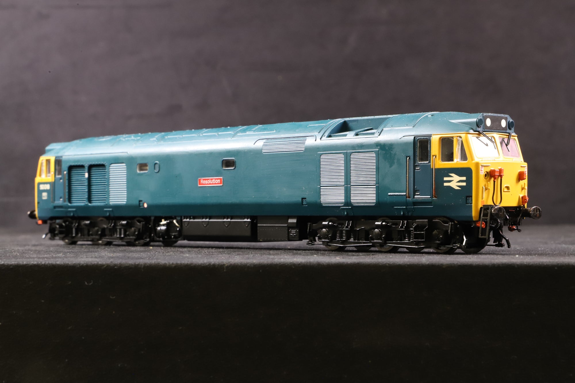 WORKSHOP Hornby OO Class 50 50018 'Resolution' in BR Blue