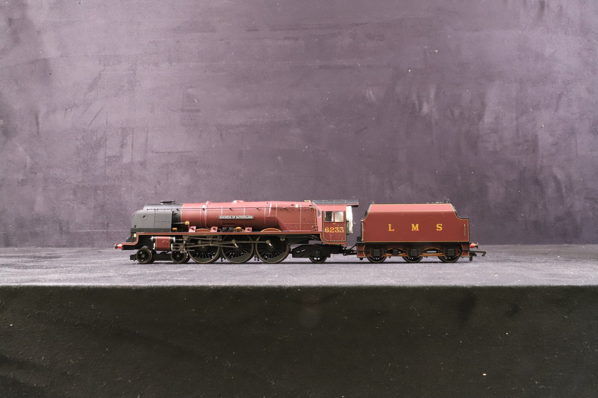 Hornby OO R1065 Northern Belle Electric Train Set