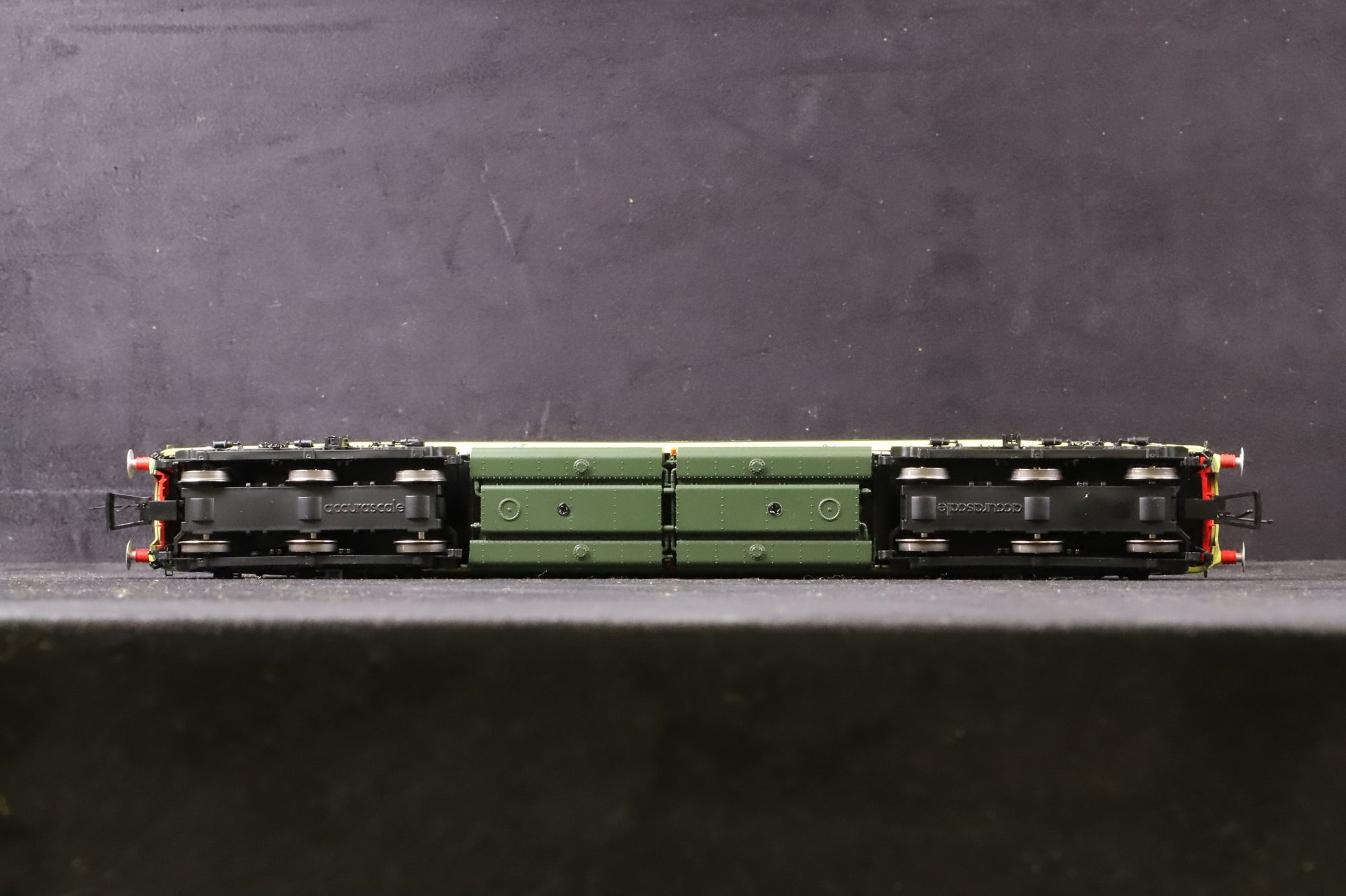 Accurascale/Rails OO ACC-2158 Class 55 Deltic D9008 in BR Two Tone Green