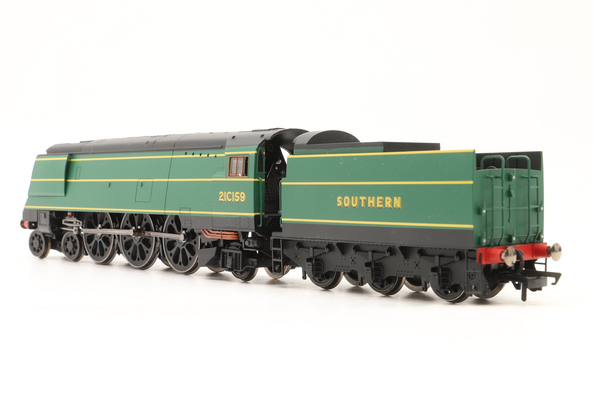 Hornby OO R2661M The Bournemouth Belle Train Pack