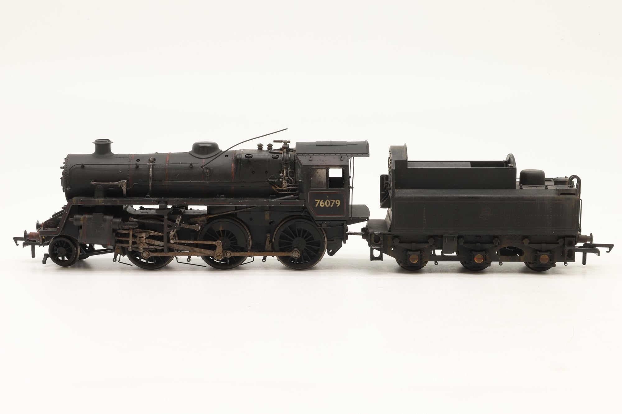 Bachmann OO 32-952A Standard Class 4MT '76079' BR2 Tender E/C Weathered