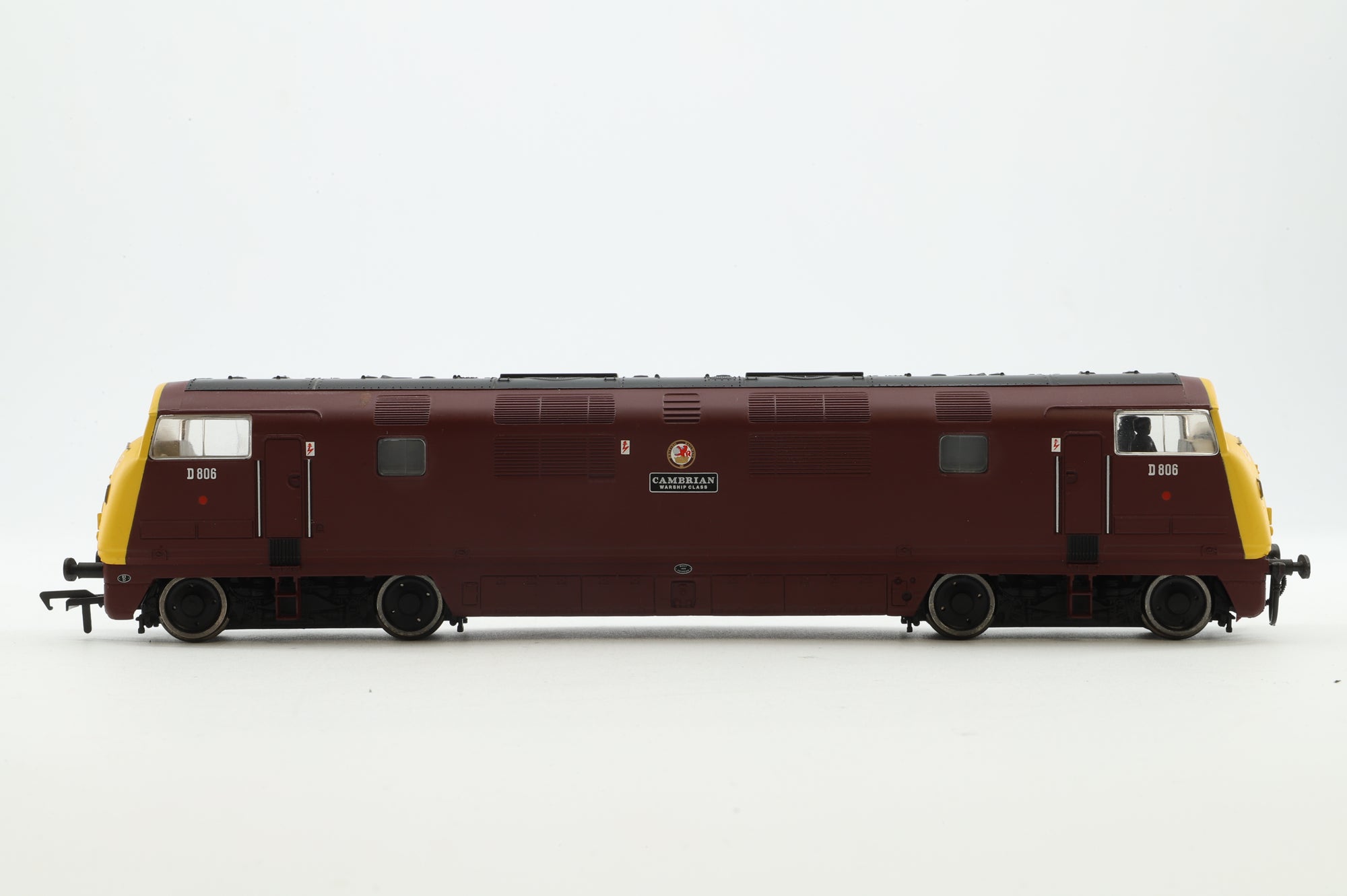 Bachmann OO 32-056 Class 42 Warship Diesel 'D806' 'Cambrian' BR Maroon