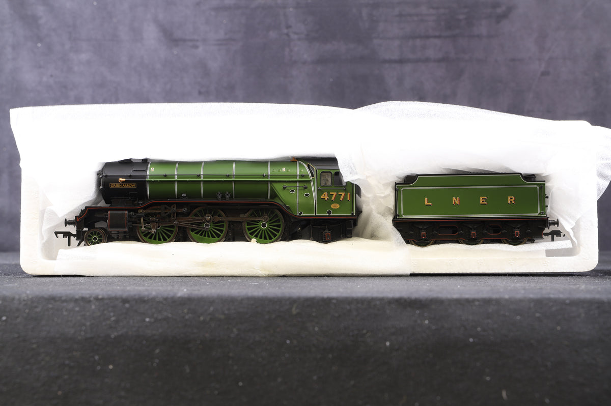 Bachmann OO 31-550A Class V2 2-6-2 4771 &quot;Green Arrow&quot; in LNER green - as preserved