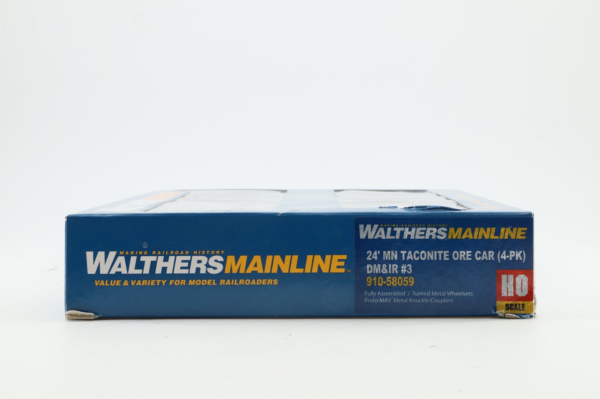 Walthers HO 910-58059 4-Pack of 24' MN Taconite Ore Cars in DMIR Livery - Pro-Weathered & Renumbered