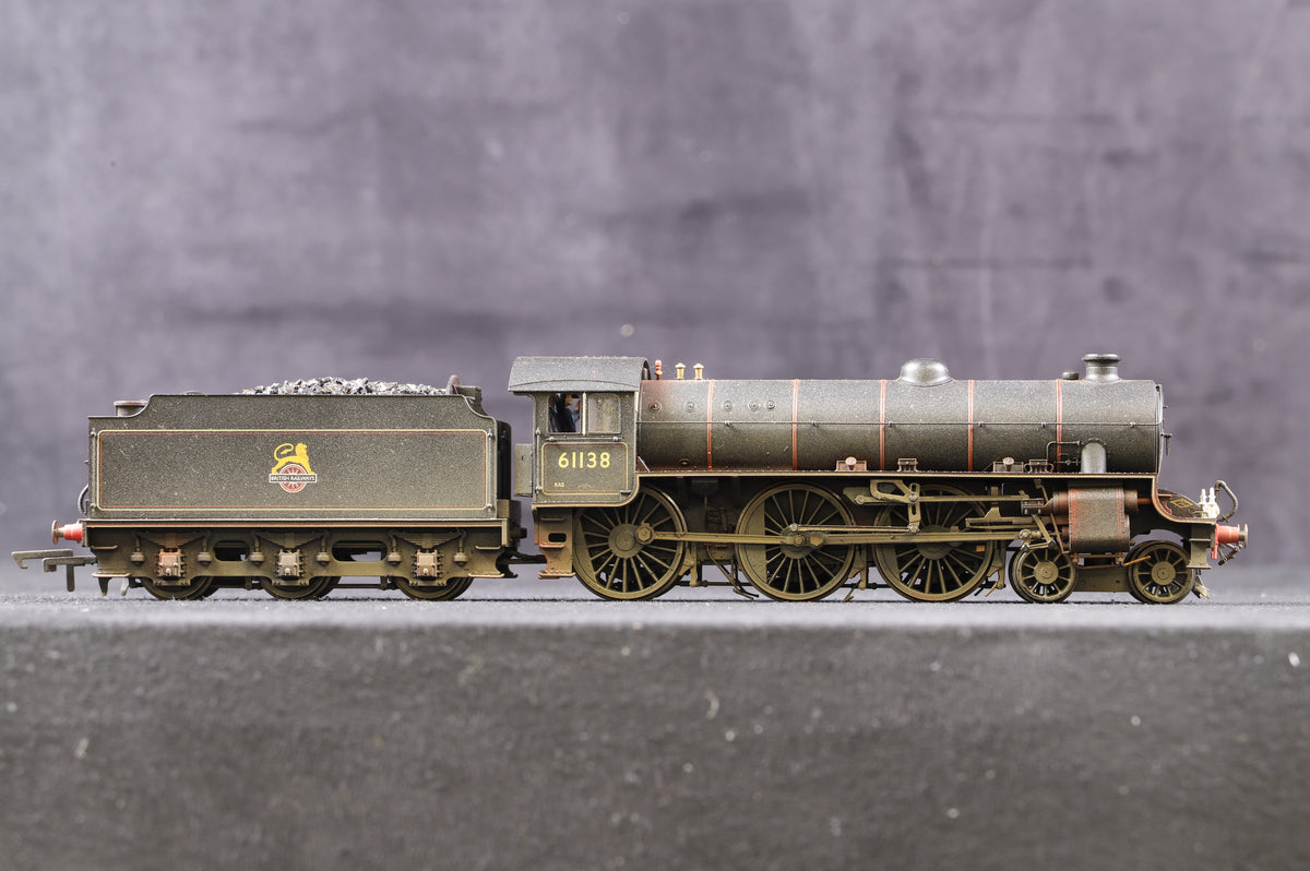 Hornby OO R2999 Class B1 &#39;61138&#39; BR Lined Black E/C, Weathered