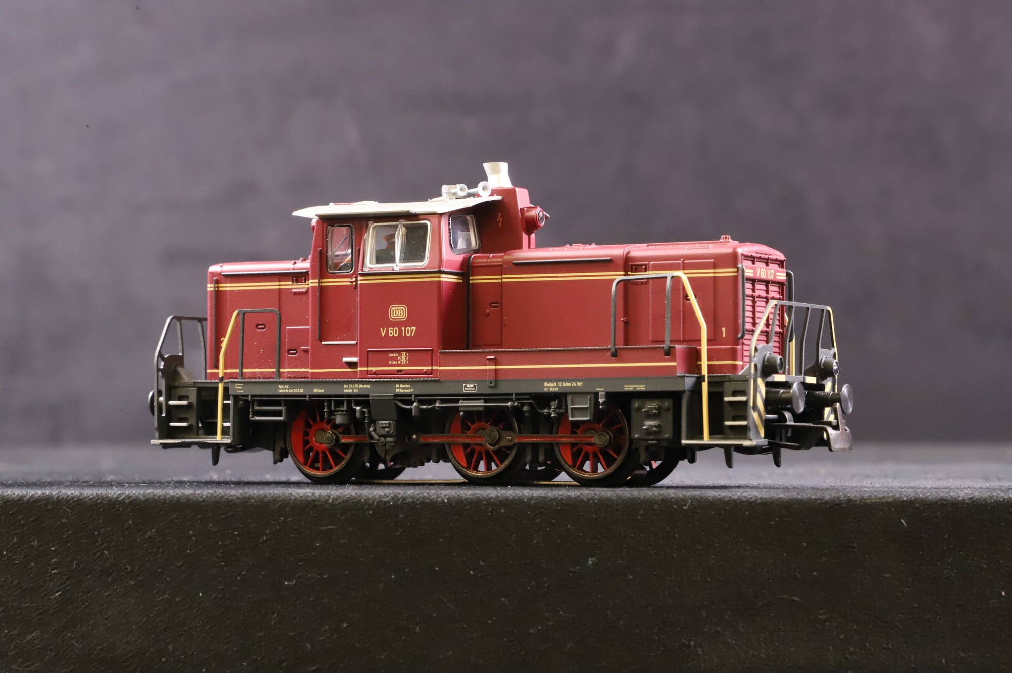 Marklin HO 37655 BR V60 V60107 in Lined DB Crimson - UNTESTED