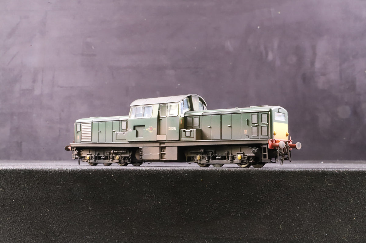 Heljan OO 17001 Class 17 D8568 in BR Green w/ Small Yellow Panels