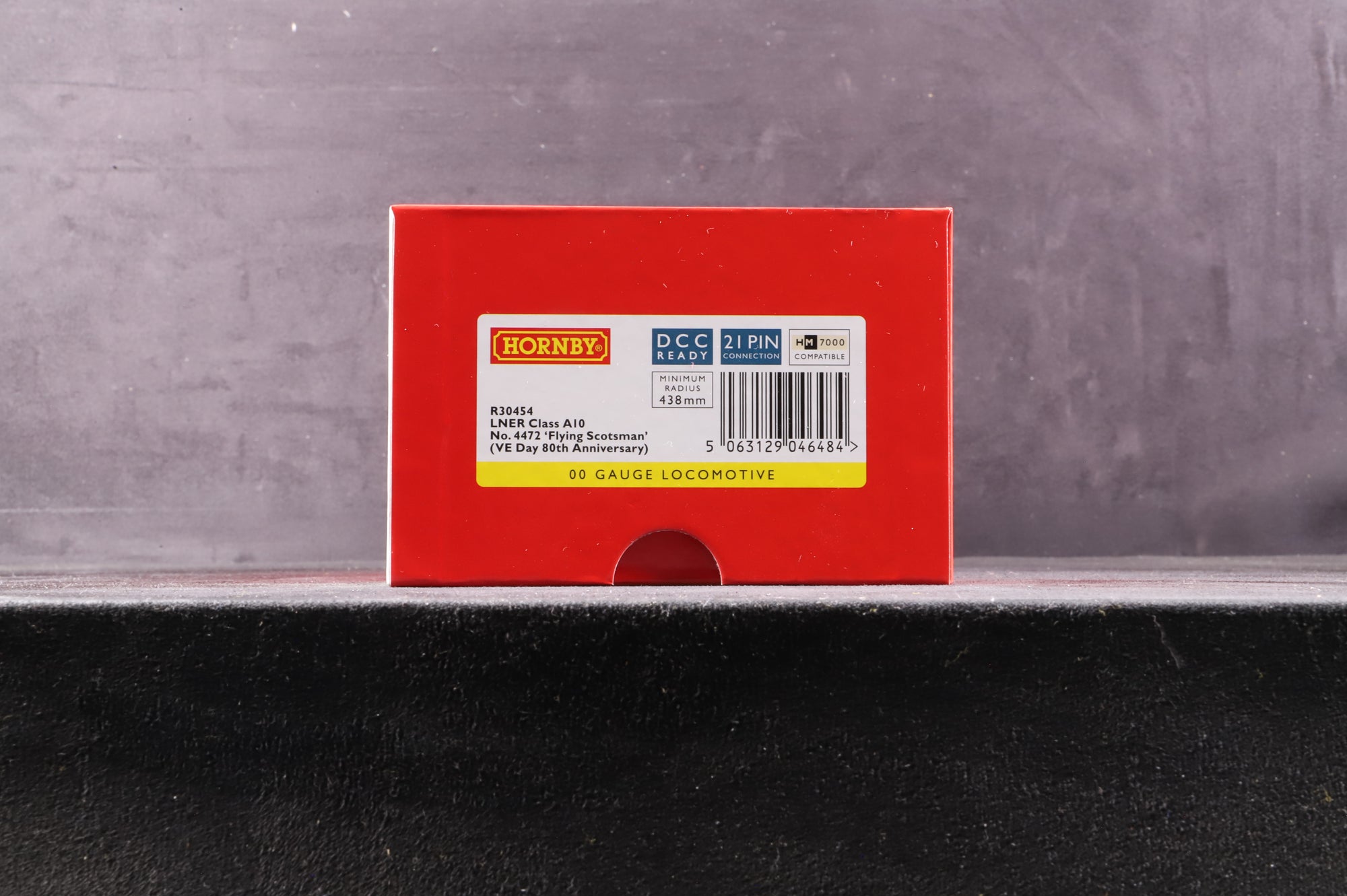 Hornby OO R30454 Class A1 '4472' 'Flying Scotsman' VE Day 80th Anniversary Black