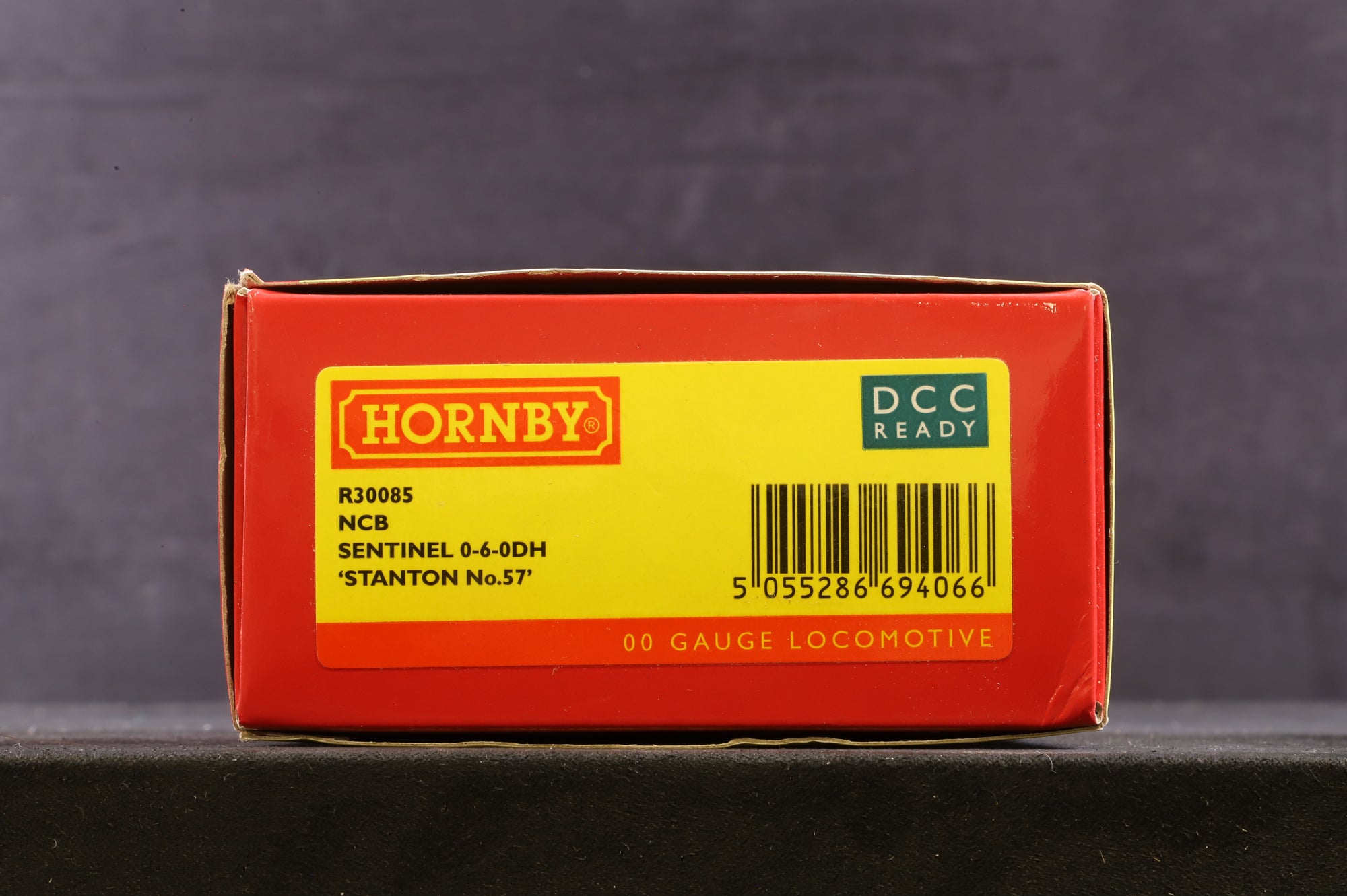 Hornby OO R30085 Sentinel 0-6-0DH 'Stanton No.57' NCB